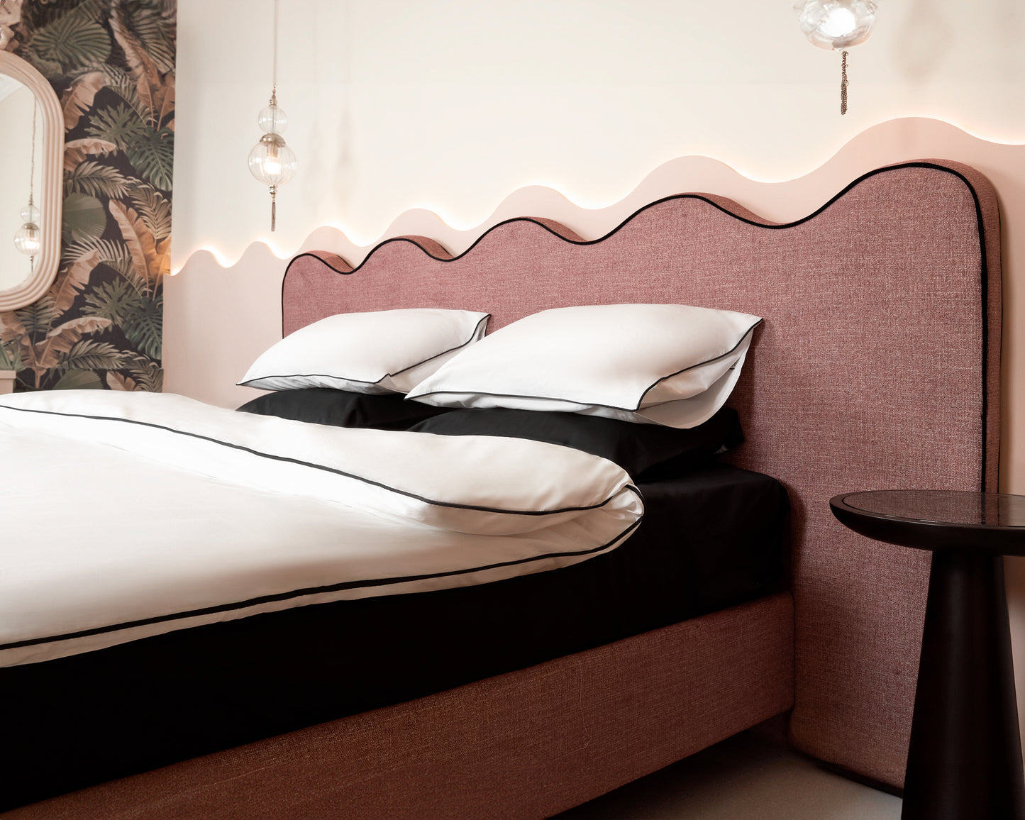 Black Piping Duvet cover