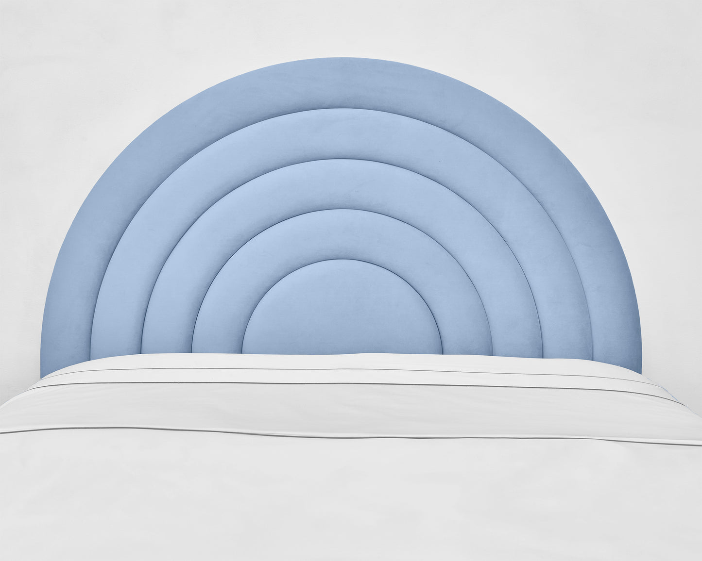 Light blue Circular wood x velvet  Bed