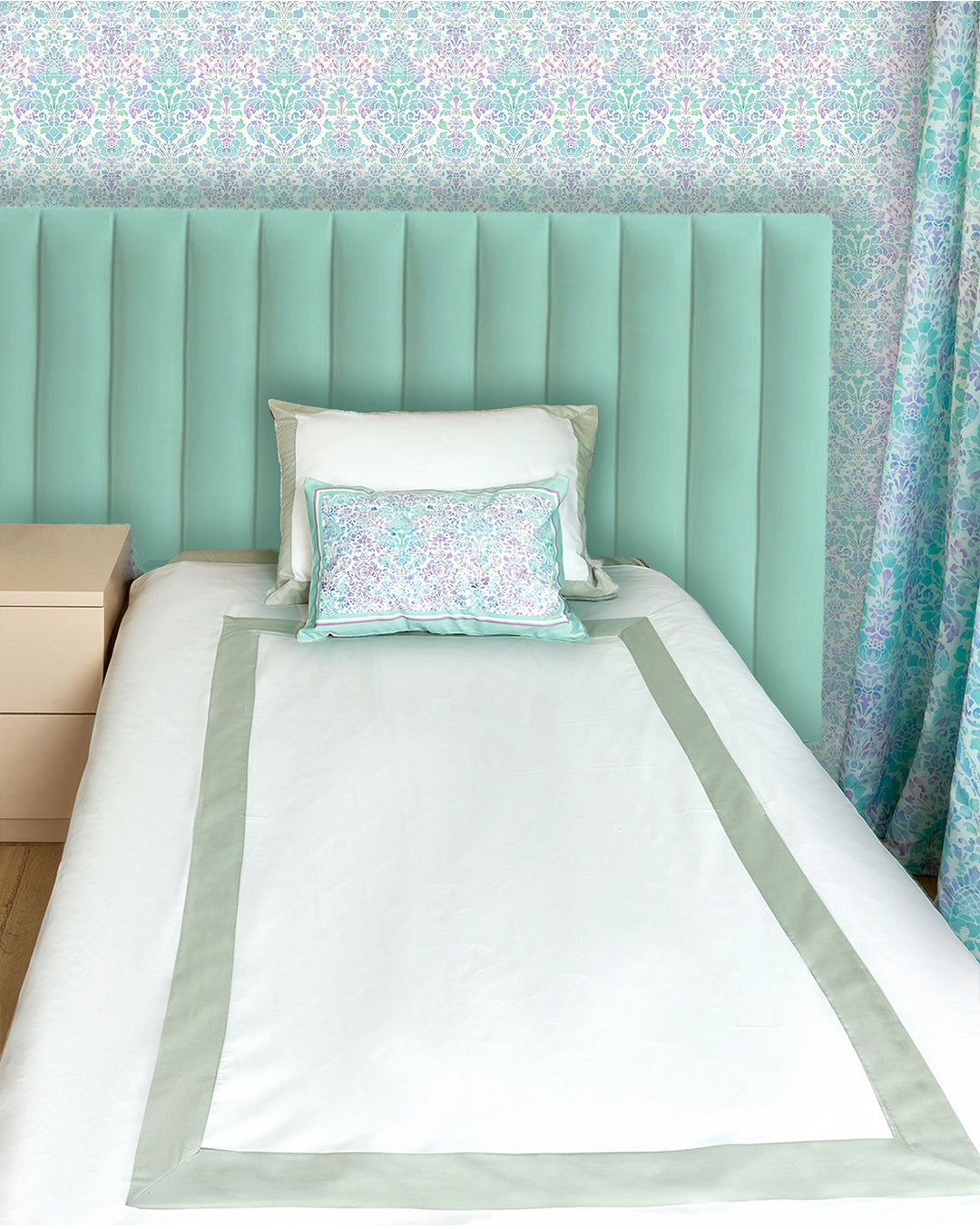 Mint Vintage Full wood x velvet Full Bed