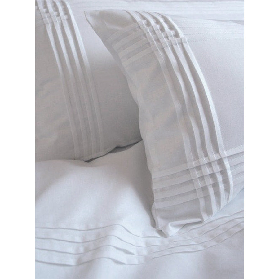 White Pleated Full Bed set