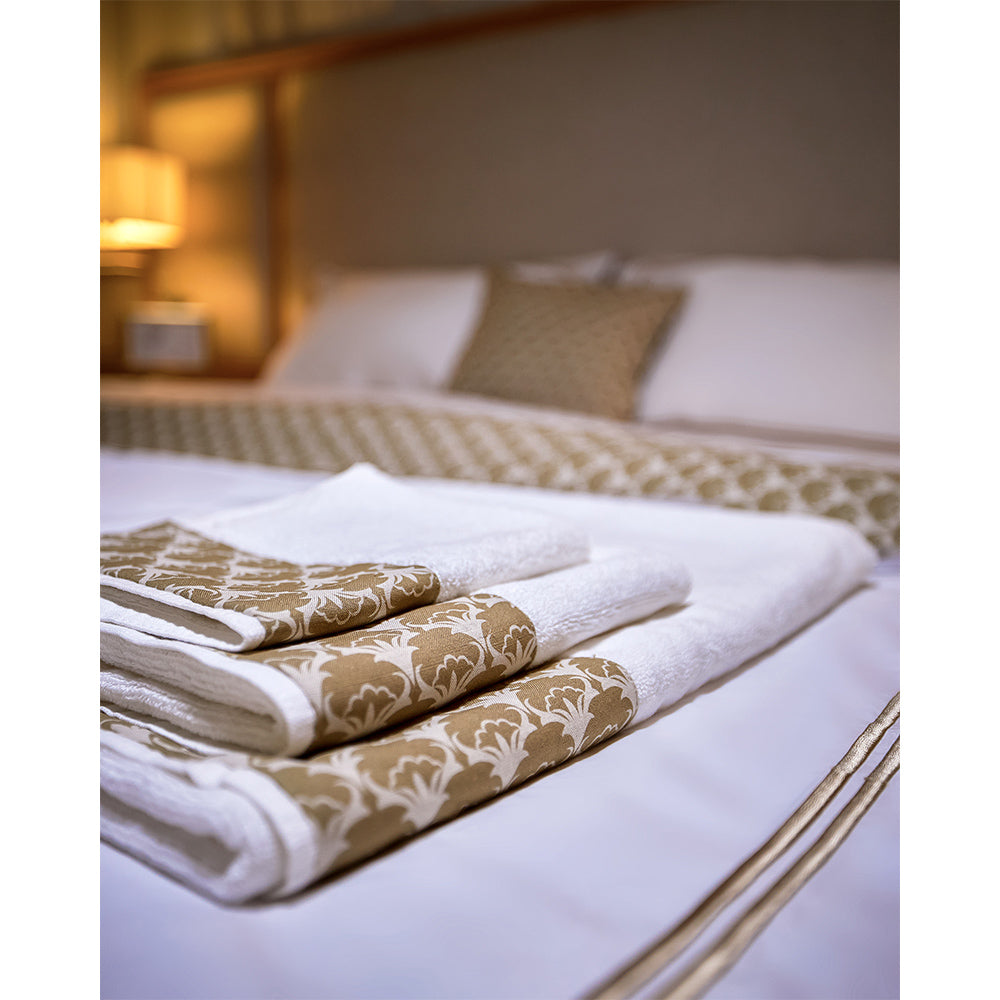 Brown Linen Full Bed set