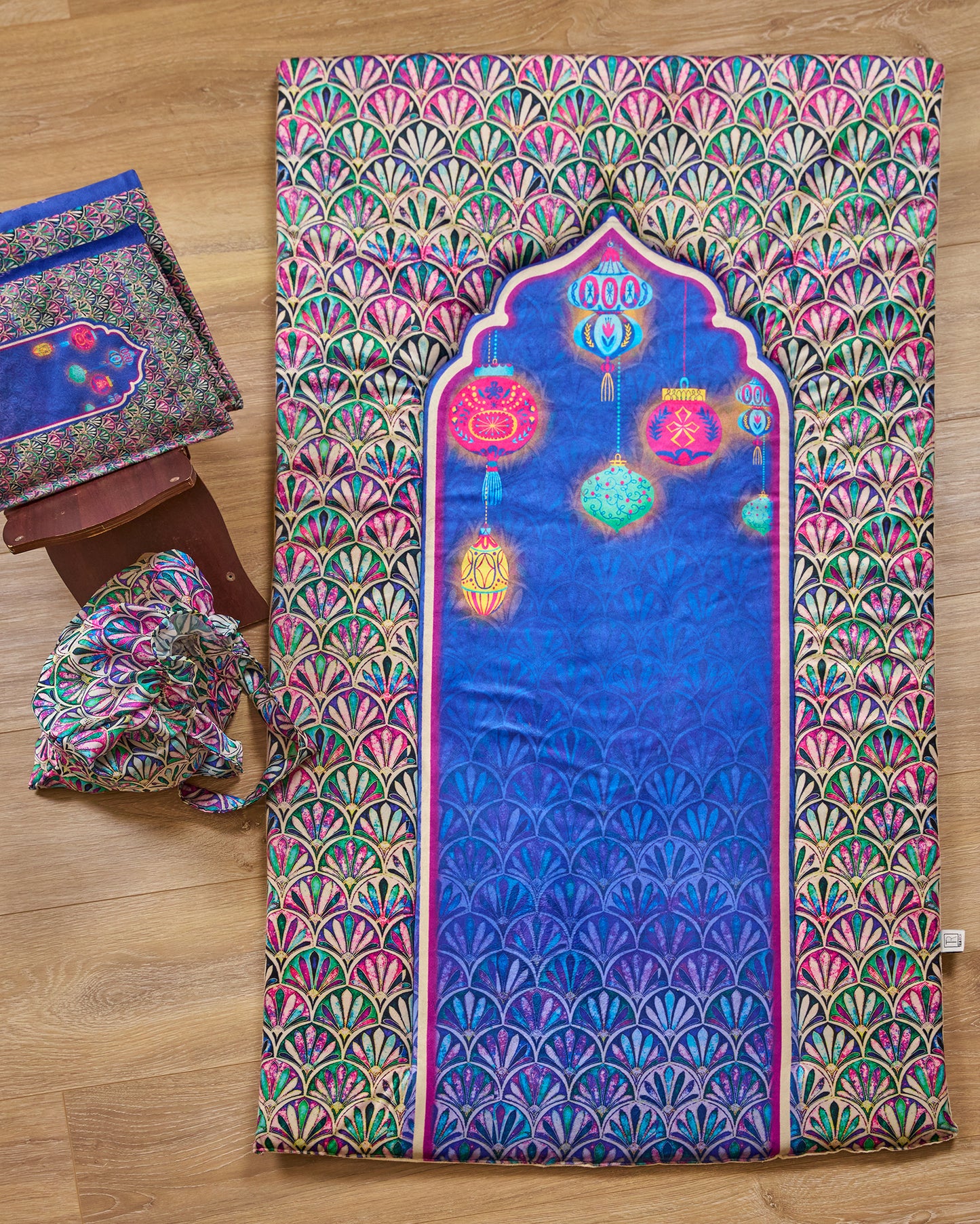 Lanterns Padded Praying Carpet