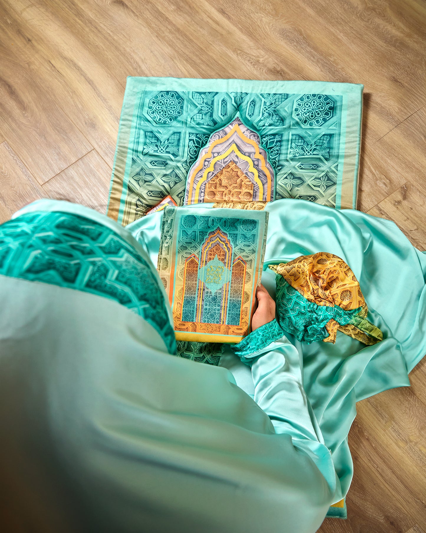 Mint Islamic motifs Full praying set