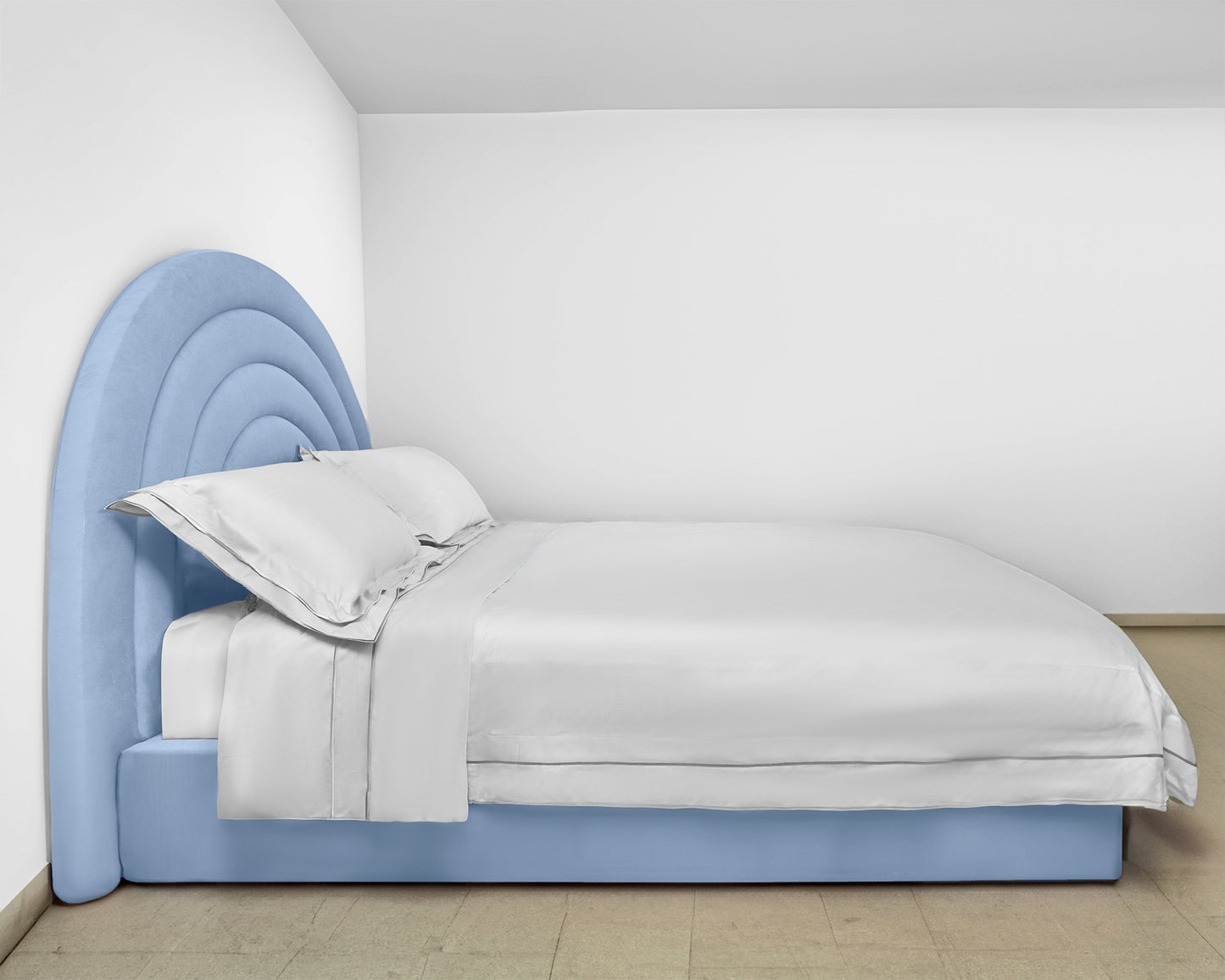 Light blue Circular wood x velvet  Bed