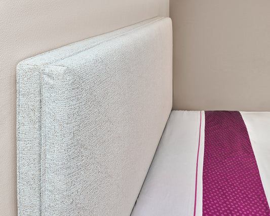 White Rectangular Full wood x velvet Full Bed