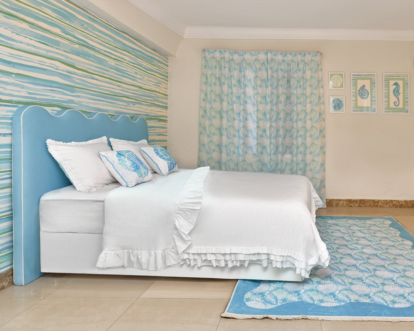 Wavy Shells Full wood x velvet Full Bed