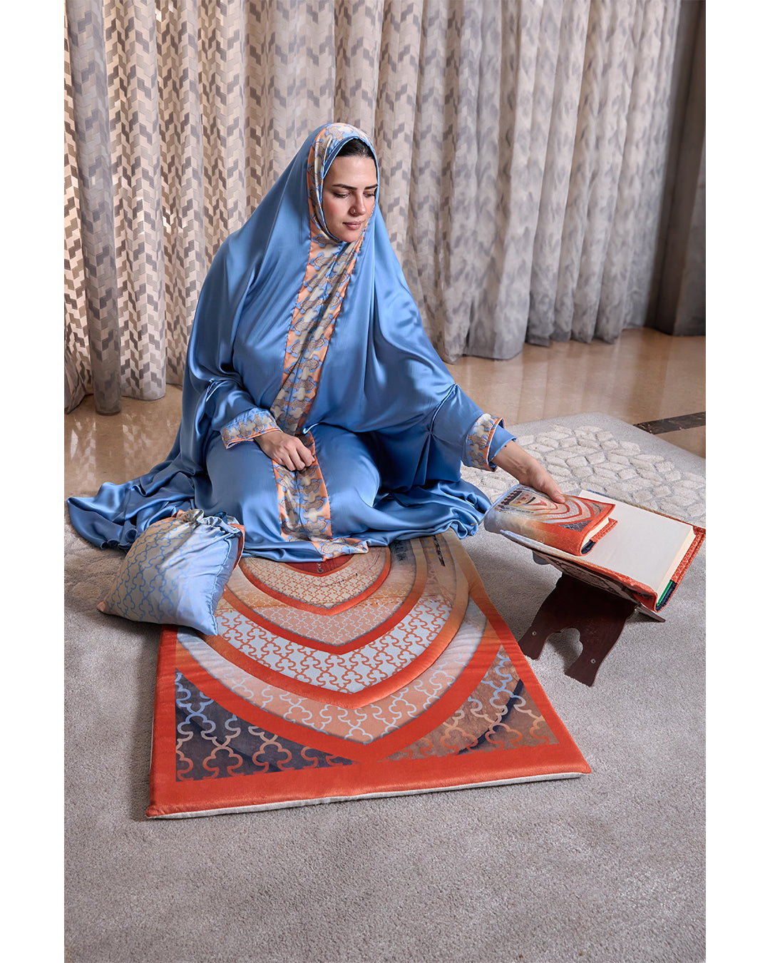 Sultan Hassan Padded Praying Carpet