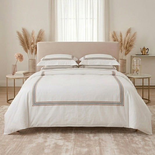 Embroidered 4 frames Duvet cover+2 pillow cases