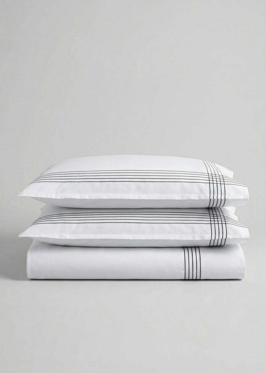 Checked Embroidered Upper sheet+2 pillow cases