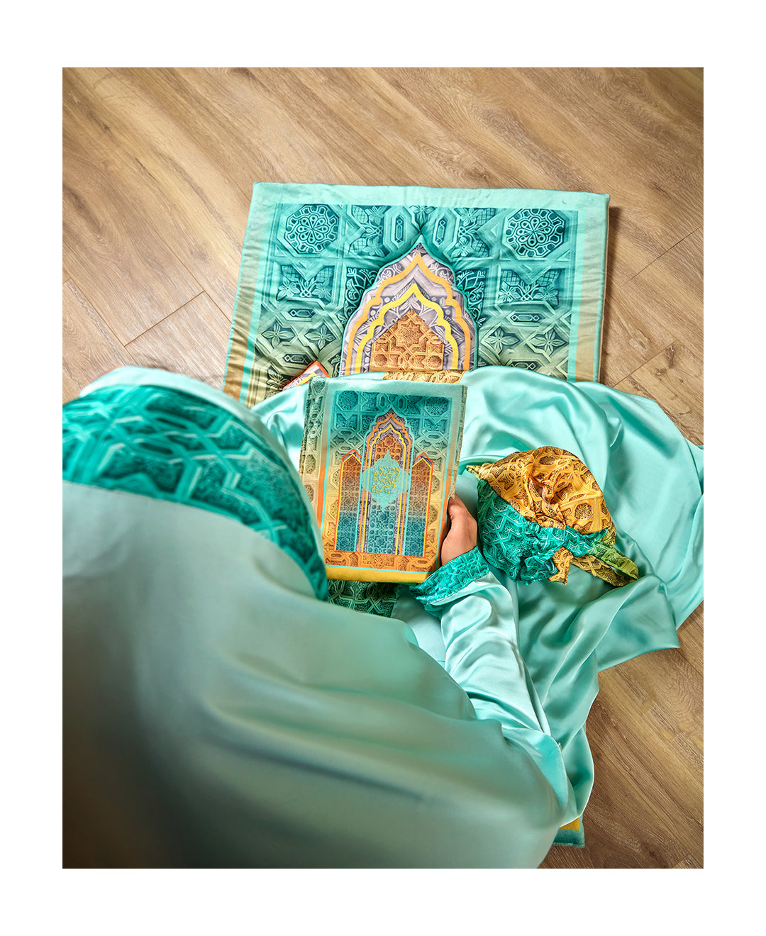 Mint Islamic motifs Full praying set