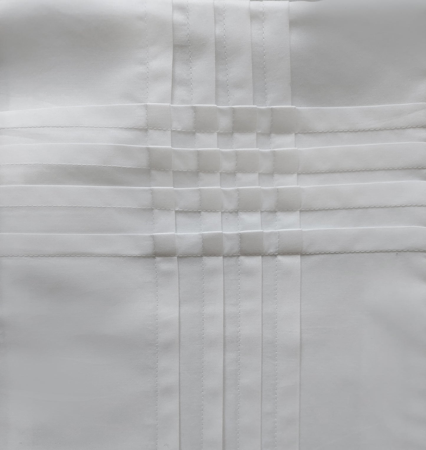 Pleated White Borders Upper sheet + 2 Pillow Cases